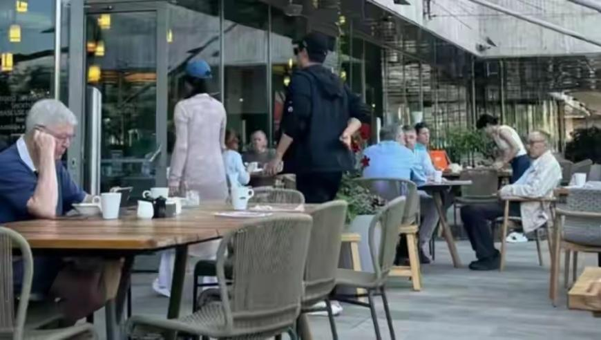 管家婆2025新澳正版资料Nv,湖南一工地发现疑似古墓葬群,权威独家讨论与热门话题_经典版V4.73